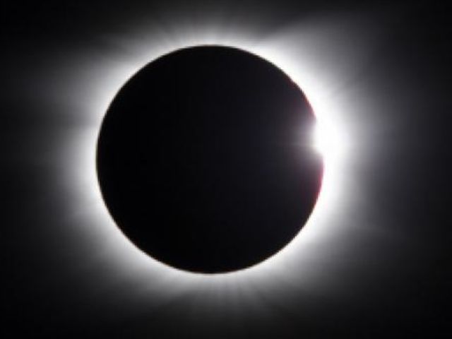 Eclipse lunar